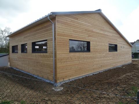 Atelier municipal à Bois d'Ennebourg 76160 par Caroline Thibault architecte