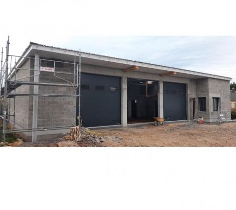 Clos couvert de l'atelier de Quiberville sur mer par Caroline Thibault architecte: ça y est!